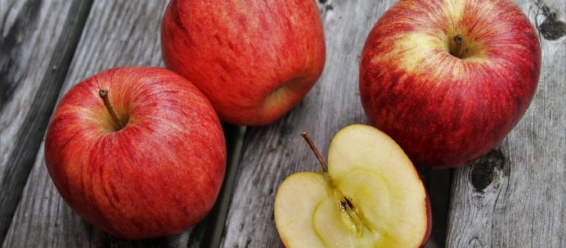 apples-g5f456b0bb_1280-700x466